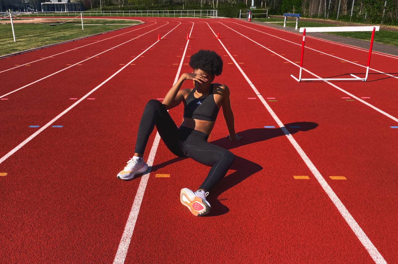 editorial-article-bras_tights-body_image-3 editorial-article-bras_tights-body_image-3