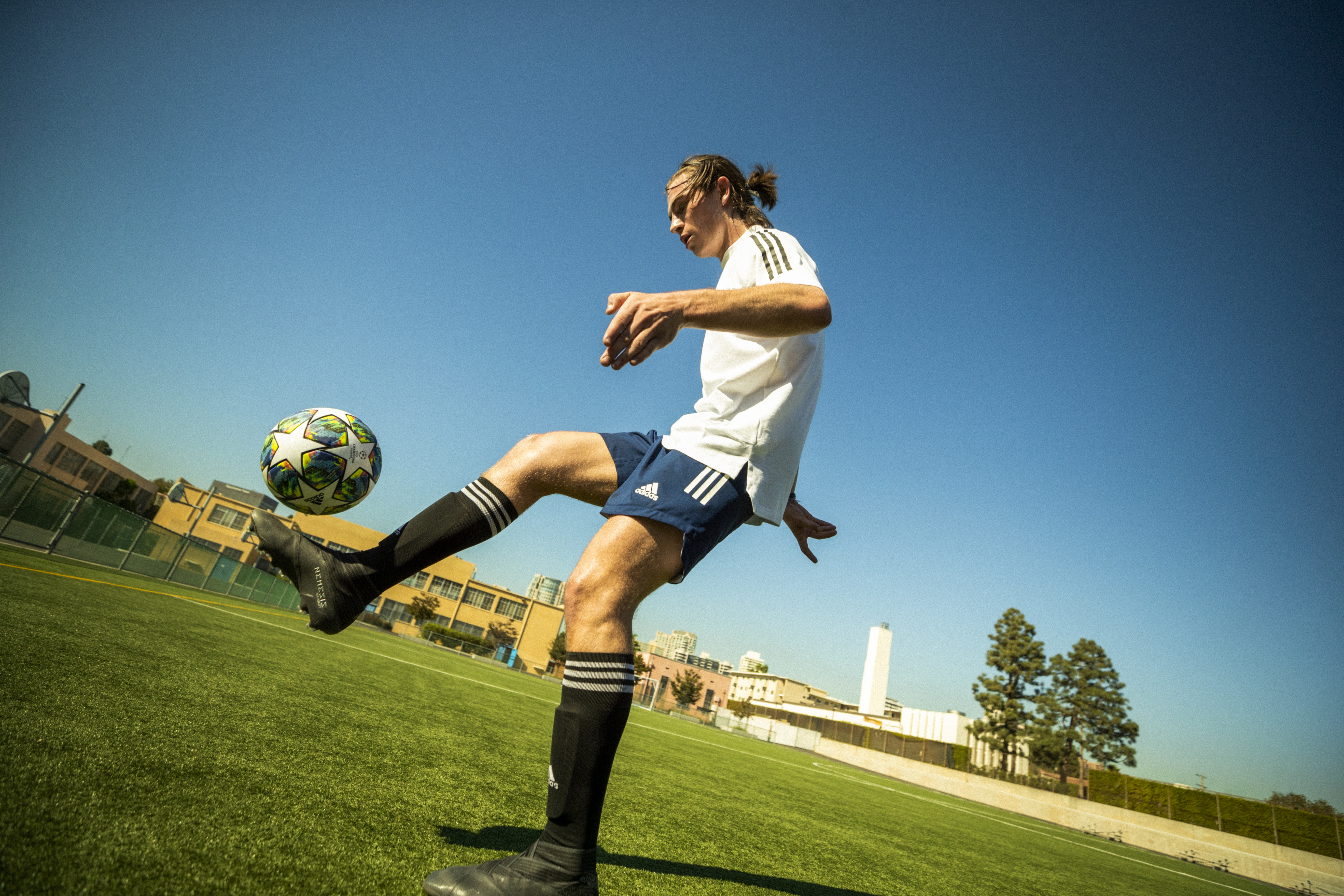 football-juggling-drills-1