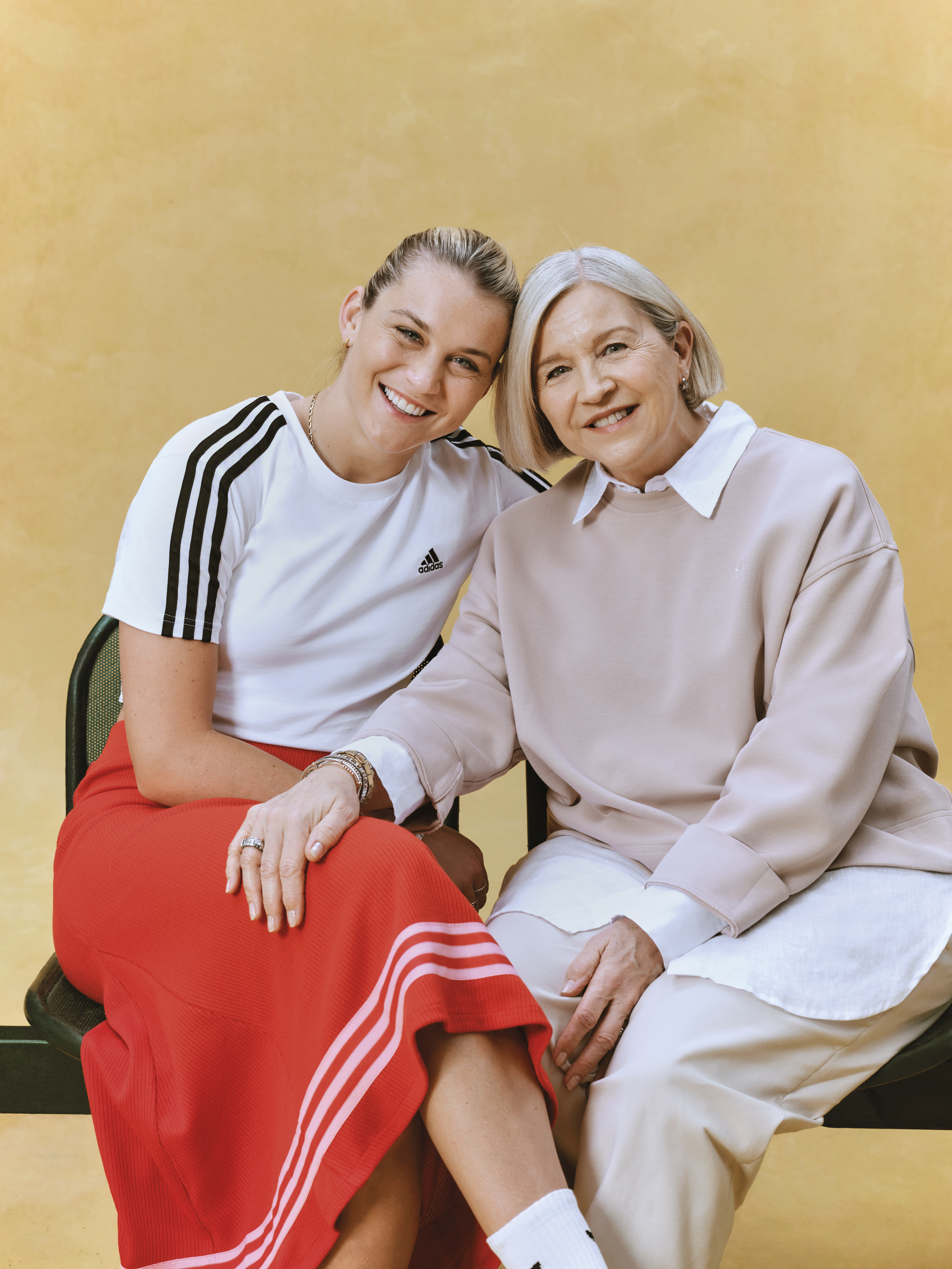 Picture of Alessia Russo and her mother