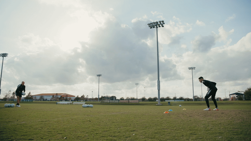 Goalie-Drills-for-Soccer-25mb-Body-Image-1 Goalie-Drills-for-Soccer-25mb-Body-Image-1
