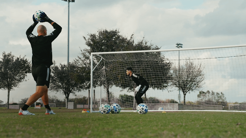 Goalie-Drills-for-Soccer-25mb-Body-Image-3 Goalie-Drills-for-Soccer-25mb-Body-Image-3