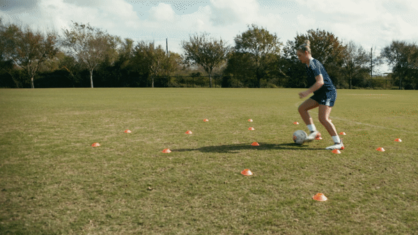 How-to-Dribble-a-Soccer-Ball-Body-Image-4 How-to-Dribble-a-Soccer-Ball-Body-Image-4