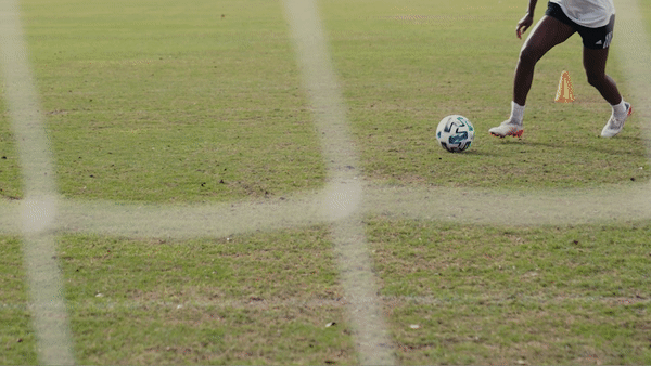 How-to-Shoot-a-Soccer-Ball-Body-Image-1 How-to-Shoot-a-Soccer-Ball-Body-Image-1