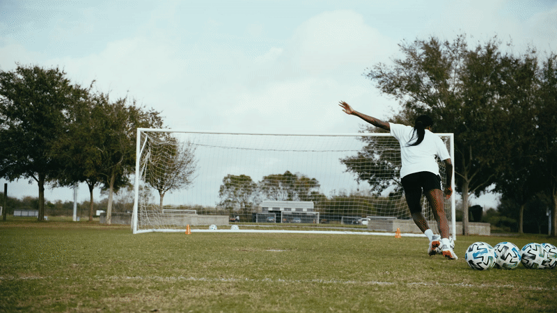 How-to-Shoot-a-Soccer-Ball-Body-Image-5 How-to-Shoot-a-Soccer-Ball-Body-Image-5