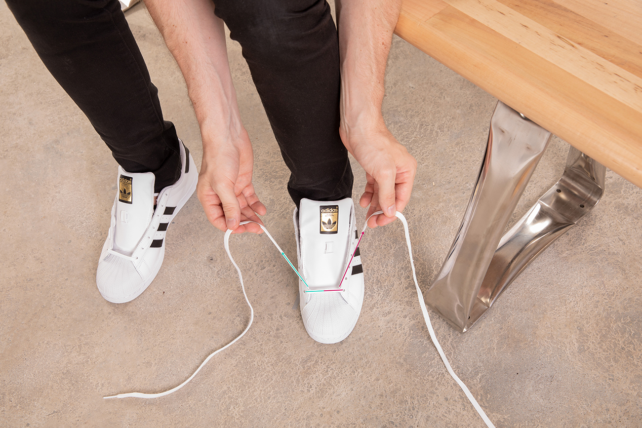 how-to-missing-lace-sneakers-step1