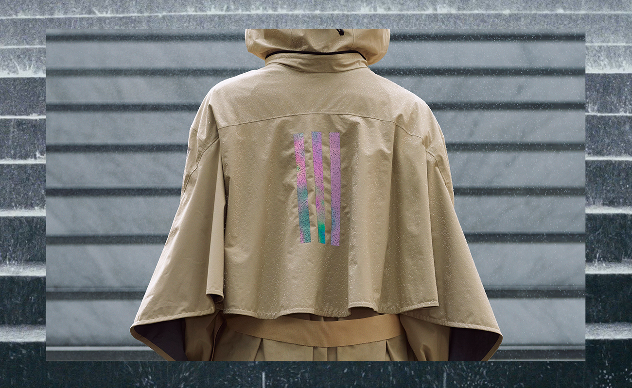 editorial-fw21-rain-jackets-blog-article-blog-image-1 editorial-fw21-rain-jackets-blog-article-blog-image-1