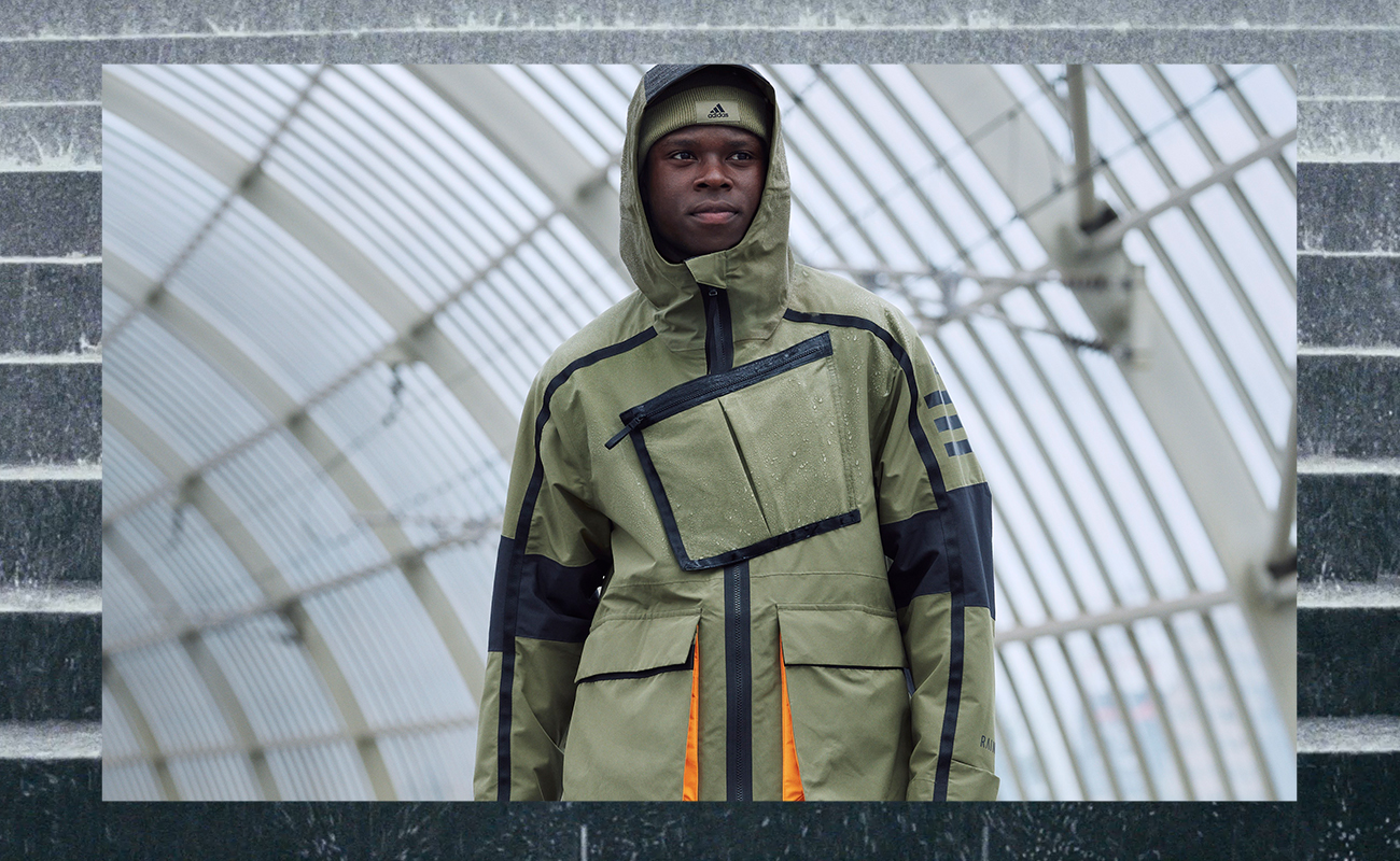 editorial-fw21-rain-jackets-blog-article-blog-image-2 editorial-fw21-rain-jackets-blog-article-blog-image-2
