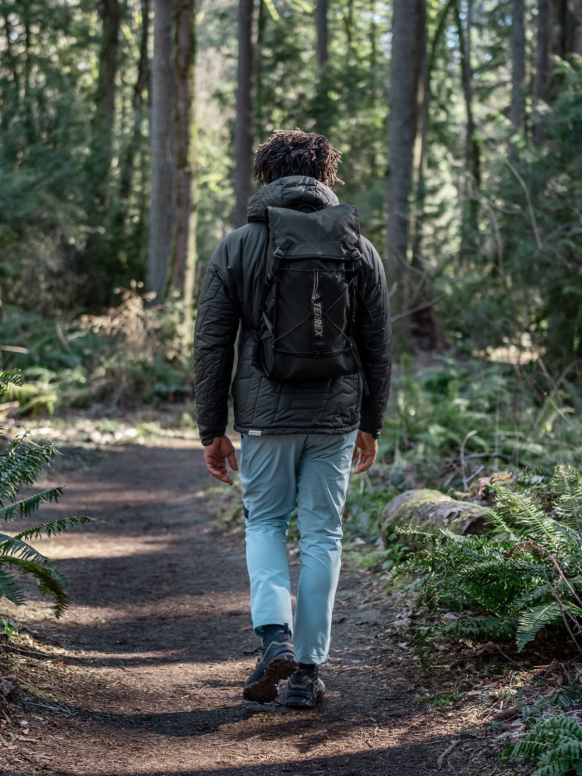 What To Bring On a Hike: 12 Hiking Essentials