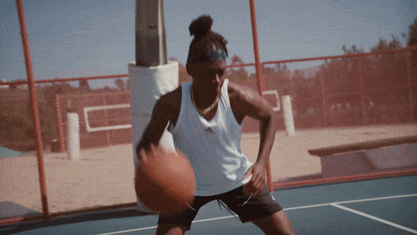 2021-WNBA-BASKETBALL-DRILLS-DRIBBLING-Body-Image-3