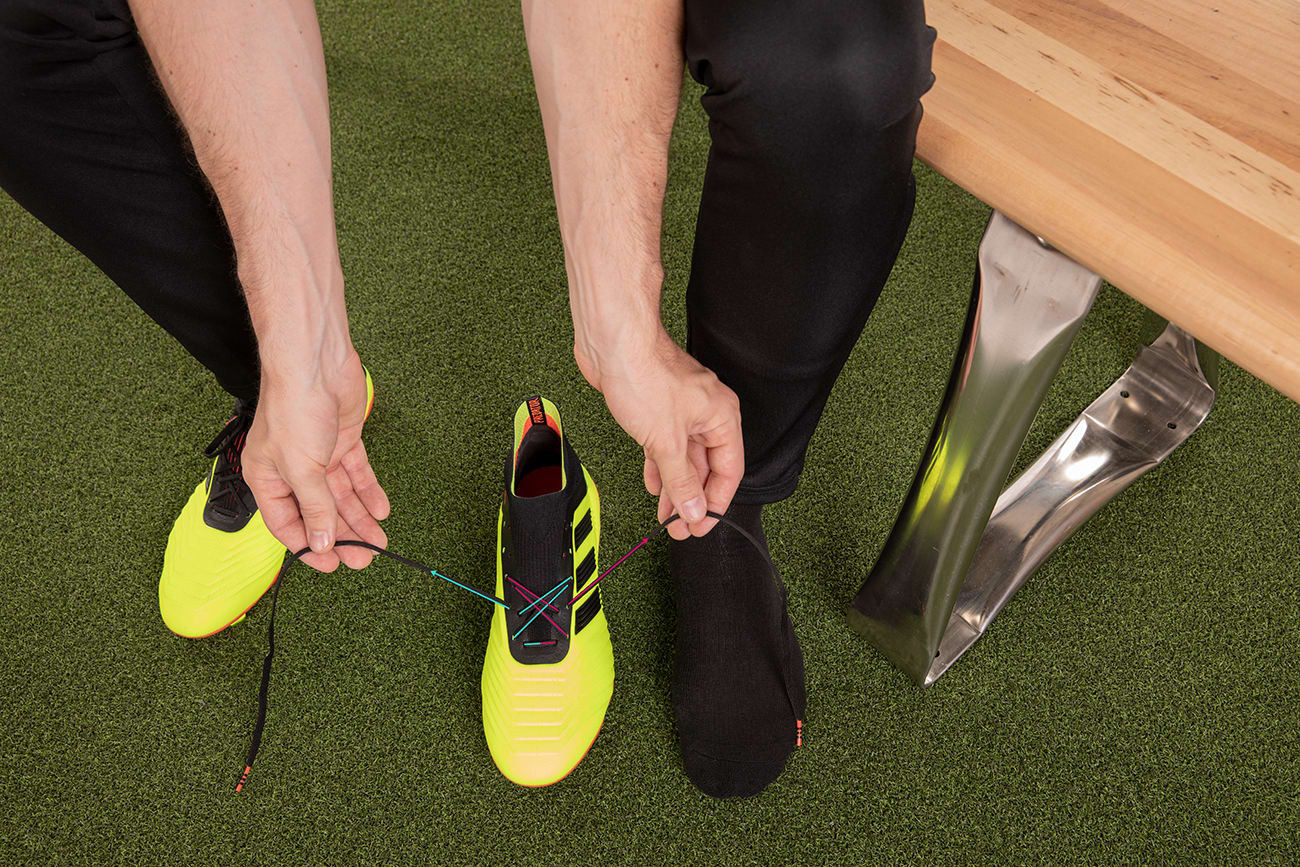 how-to-forward-foot-lock-lace-soccer-cleats-step3