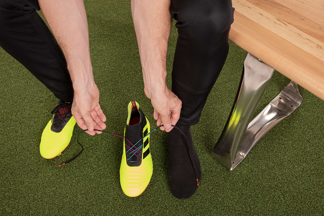 how-to-forward-foot-lock-lace-soccer-cleats-step4