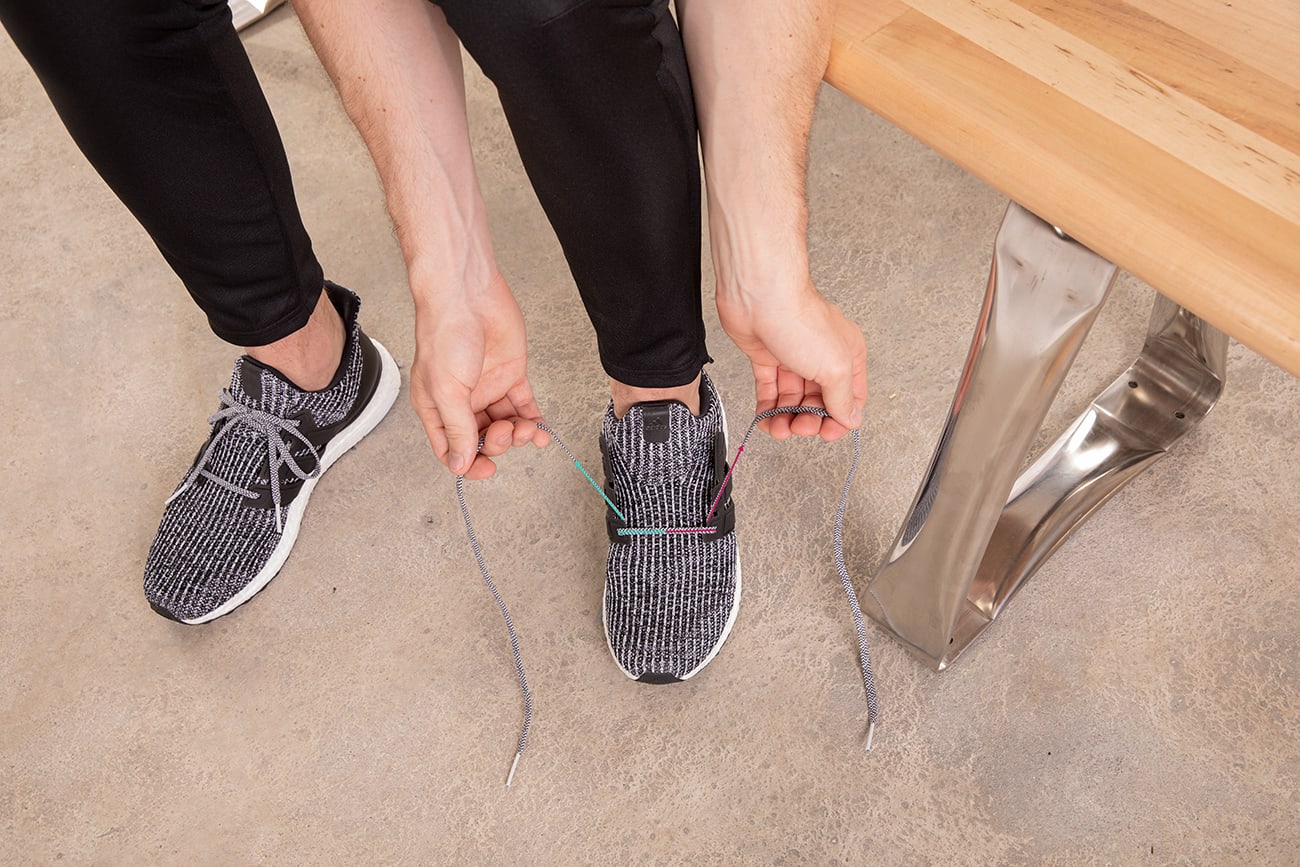 how-to-wide-foot-lace-running-shoes-step1