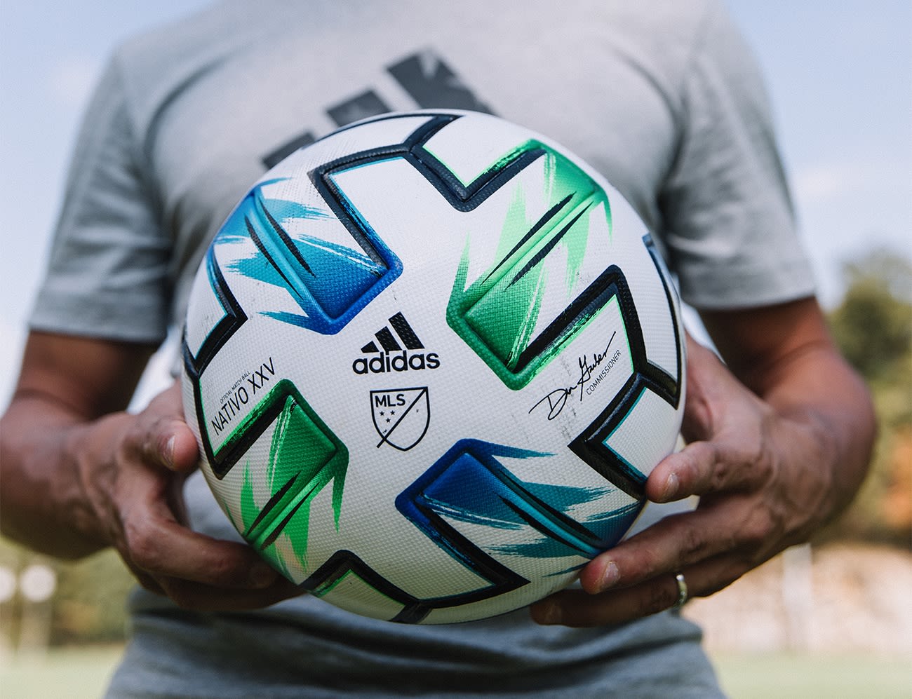 Adidas size shop 4 soccer ball