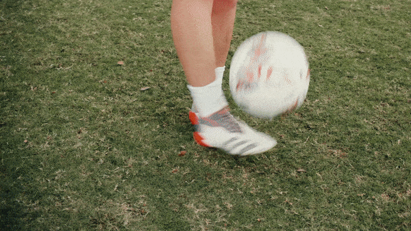 How-to-Juggle-a-Soccer-Ball-Body-Image-2