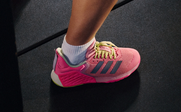 Womens training sneaker top