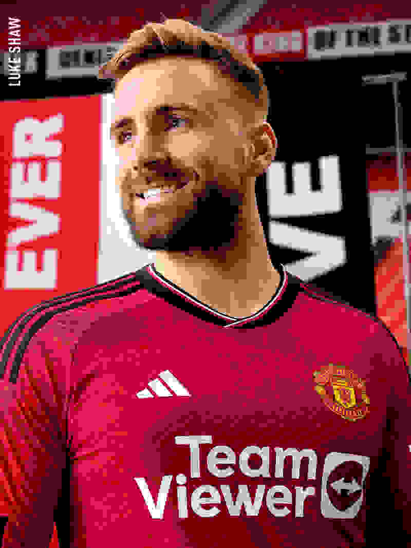 Visual of Luke Shaw wearing the new Manchester United 23/24 Home kit