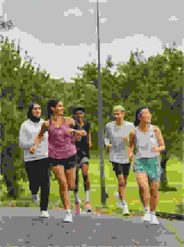 Visual of a group of runners