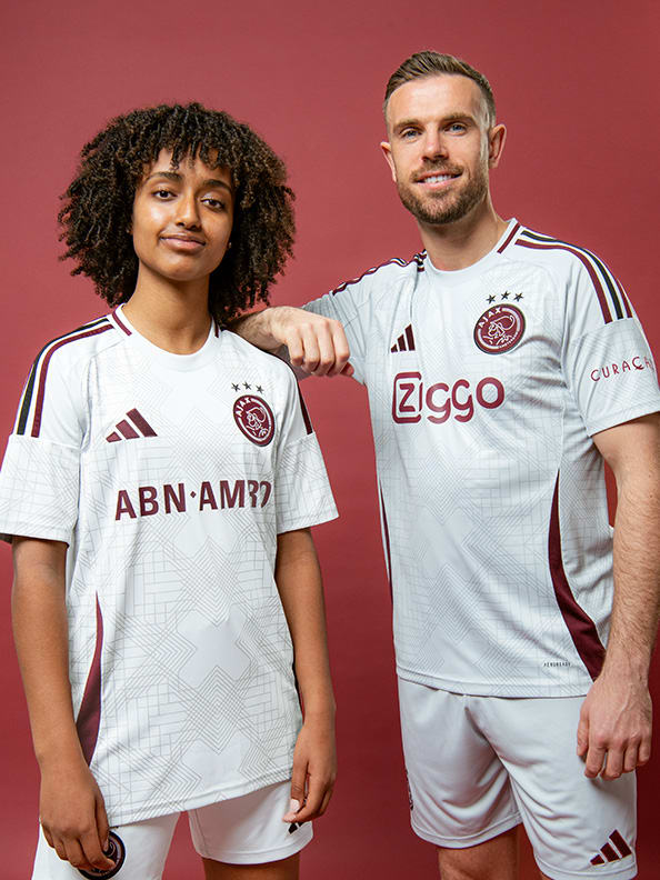 Shop hier jouw voetbaltenue van Ajax adidas NL
