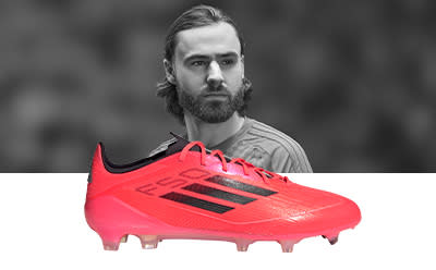 Zapatos de futbol con tacos sale