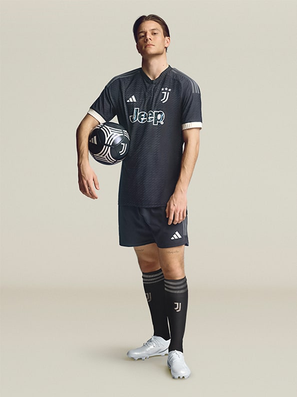 Visual of the Juventus 23/24 Third kit
