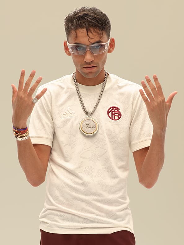Visual of the FC Bayern 23/24 LFSTLR kit