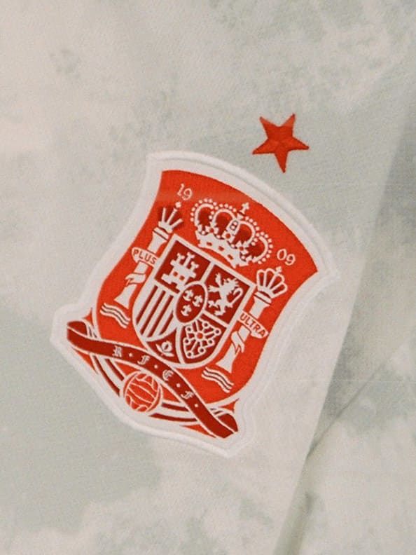 The new Spain Away jersey detail shot.