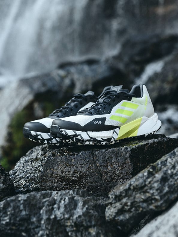 off-model image of the Agravic Ultra on a rock