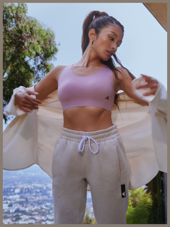 ROLA WEARS STUDIO MEDIUM SUPPORT. Supportive yet super-soft, Rola's bra moves with her through every stretch and pose.