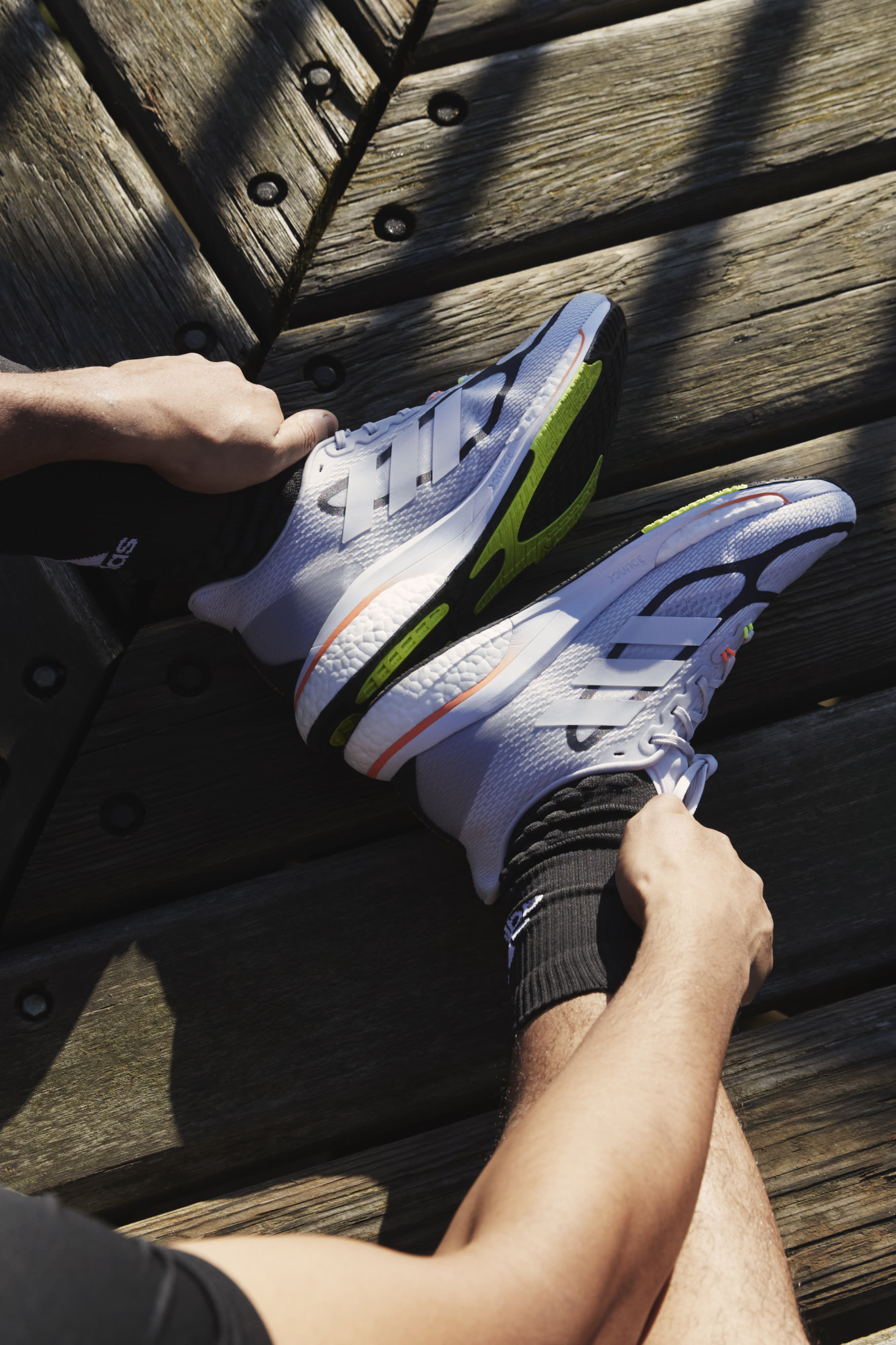 Supernova running shoe