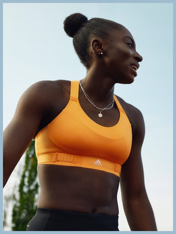 LISA-MARIE KWAYIE WEARS RUN HIGH SUPPORT with adjustable fit allows Lisa to feel secure and confident, no matter the distance.