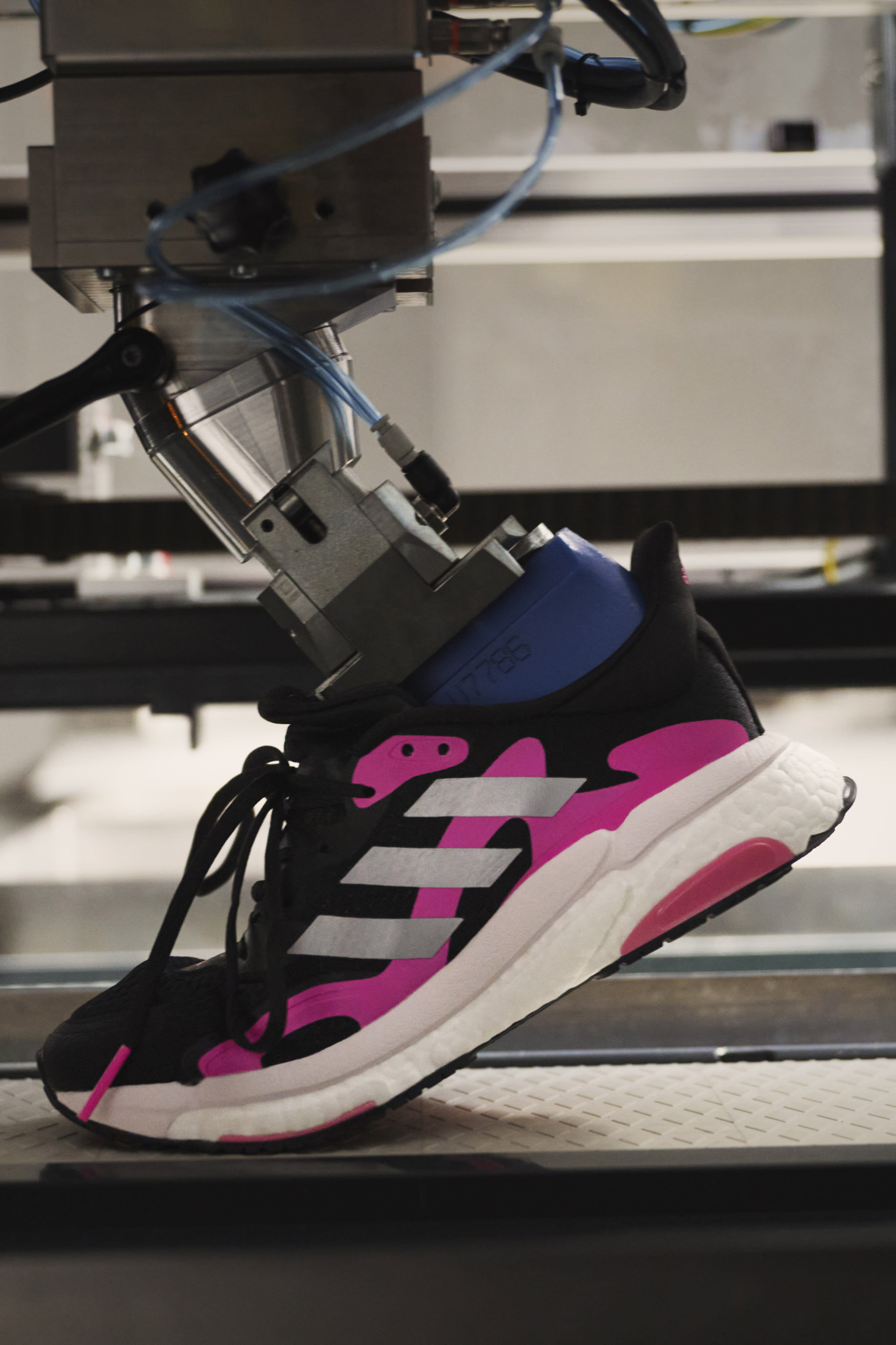 SolarBOOST Running Shoes | adidas US صور باللون الازرق