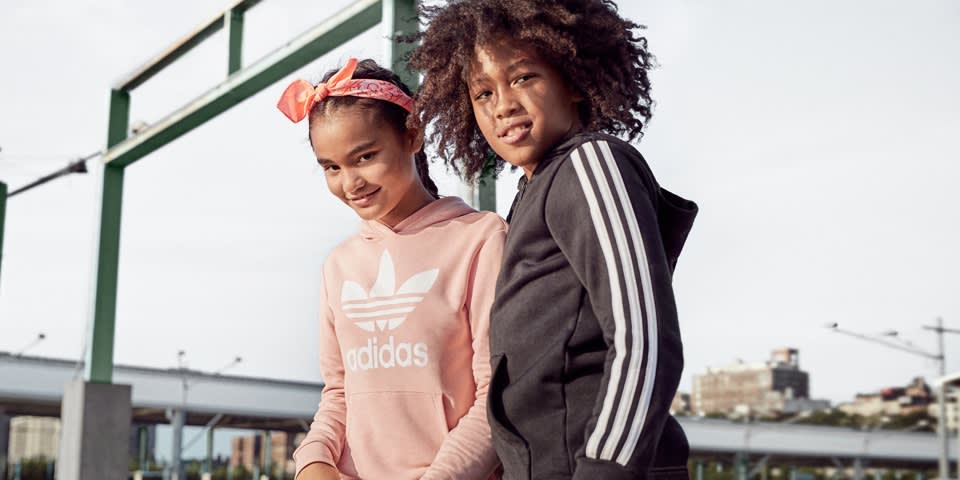 {keywor d} canilleras adidas doradas