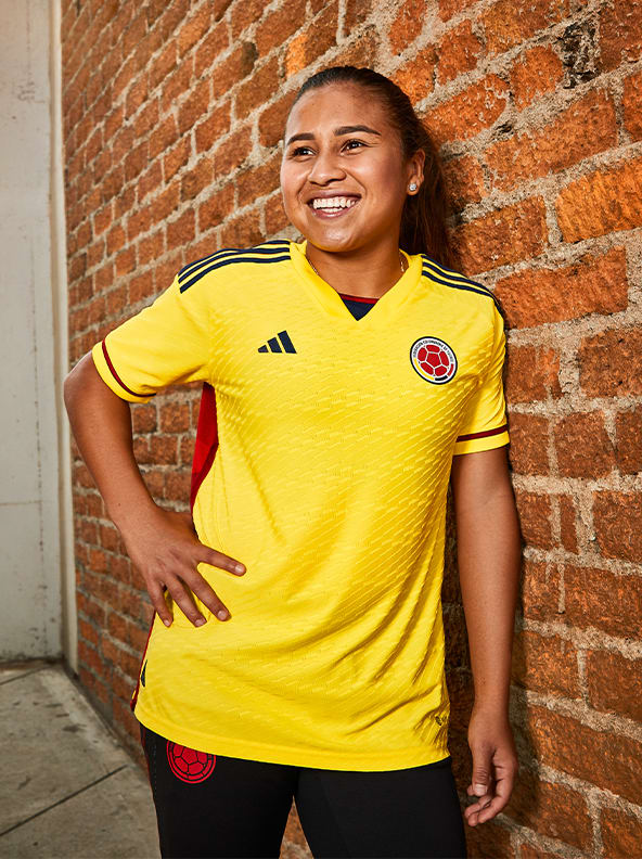 Camiseta Selección Colombia Amarilla – Mujer – Atipic