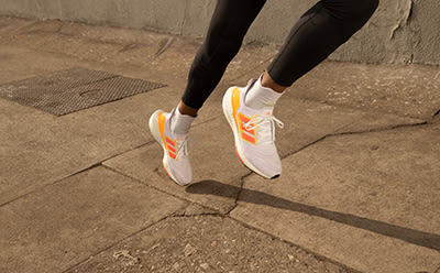 lejos el calzado de running | adidas