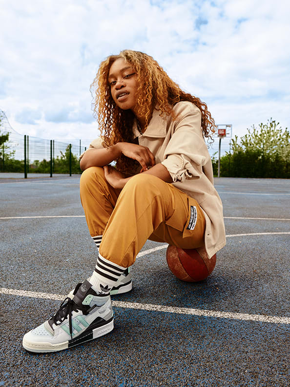imagery women wearing Forum