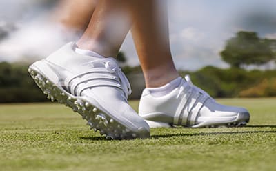Spiked golf shoe
