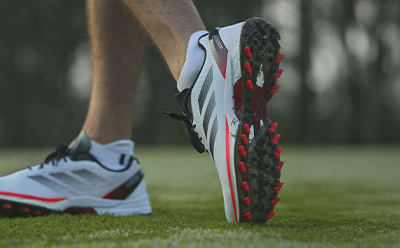 spikeless golf shoe