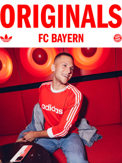 Visual of the male model wearing the new FC Bayern Originals Bringback long sleeve Jersey