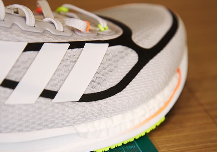 Supernova running shoe