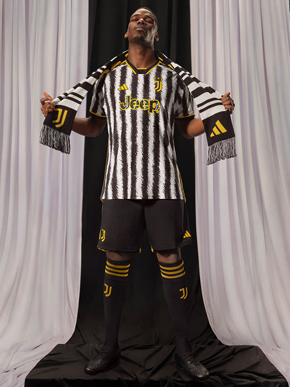 Visual of the Juventus 23/24 Home kit
