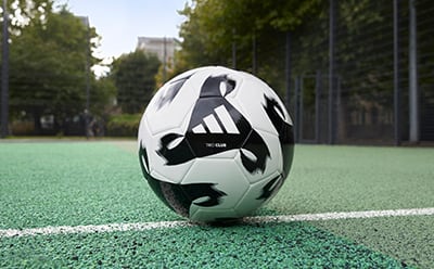 Mini Bola de Futebol Adidas Finale UCL Campo Barata em Promoção e