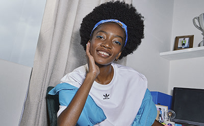 COMMERCIAL-FW23-BACK-TO-SCHOOL-GLOBAL-APP-FULL-PRICE-PLP-INTERACTIVE-WALL-PAPER-WOMEN