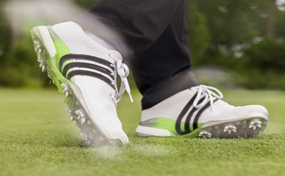 Spiked golf shoe