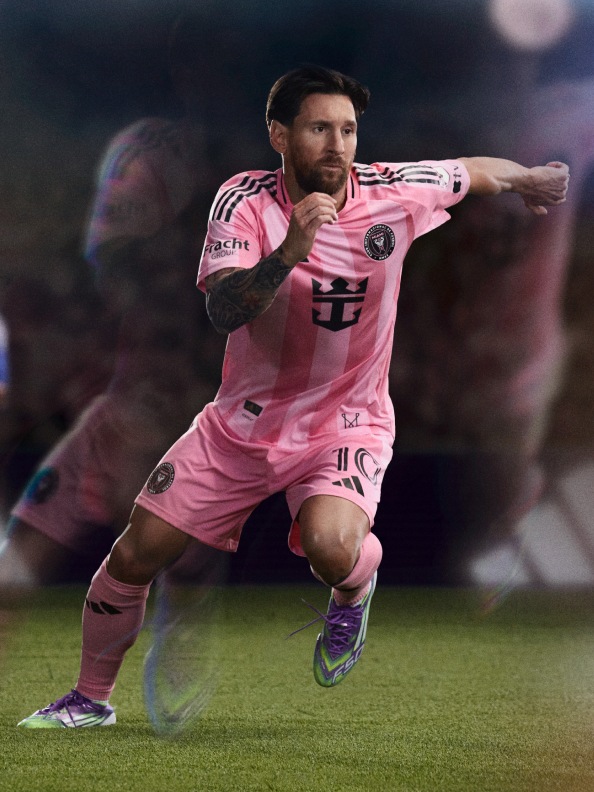 kr-f50-football-fw25-launch-plp-image collection-asset-03