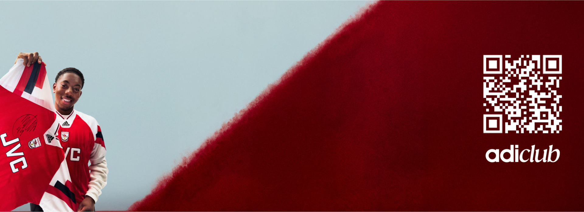 Visuele compositie van mannelijke en vrouwelijke spelers in de nieuwe Arsenal Bring Back-collectie