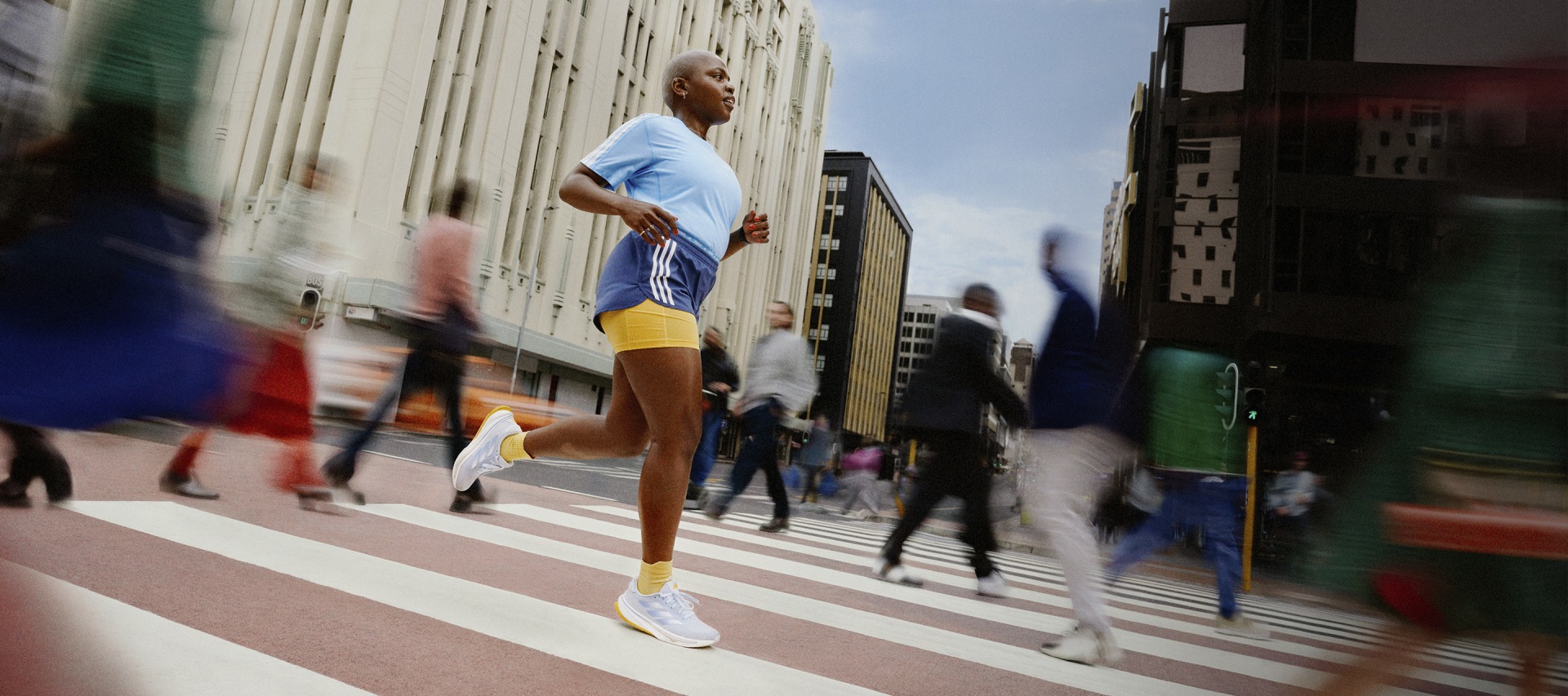 Woman running outdoors in Supernovas.