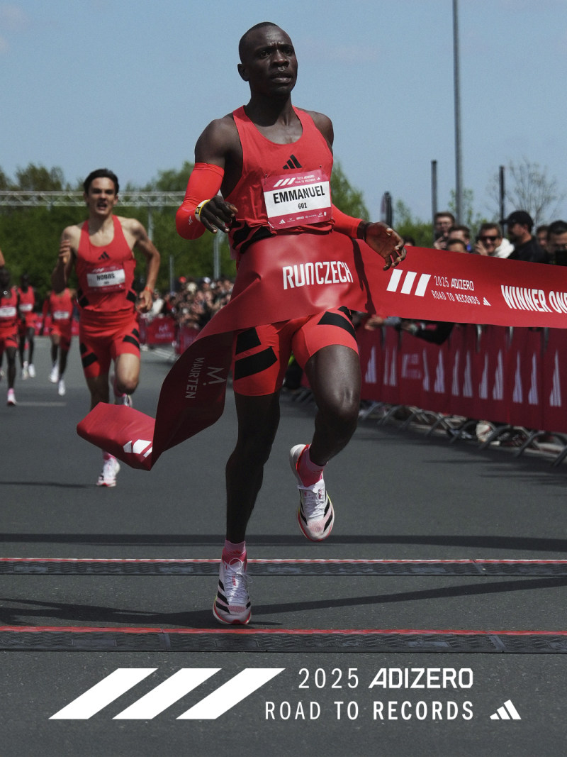 Switching images of runners in action. 