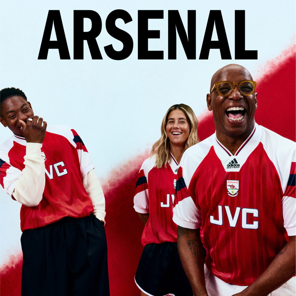 アディダスナイロンジャケット 無敵艦隊 サッカースペイン代表 刺繍 エンブレム アディダスナイロンジャケット 無敵艦隊 サッカースペイン代表