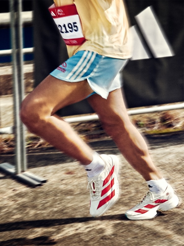 kr-adizero_pro4_smu-running-ss25-phase2-plp-image_collection-02-asset
