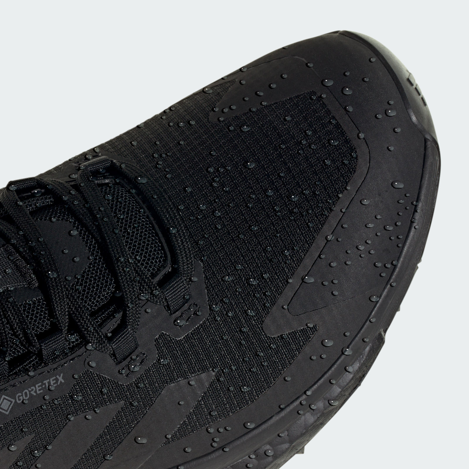 アディダス FREE HIKER 2.0 LOW GORE-TEX - グリーン